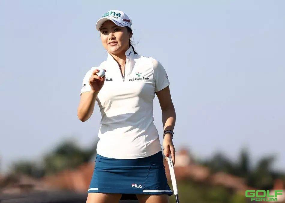 冯珊珊LPGA巡回锦标赛首轮领先争总冠军开好头
