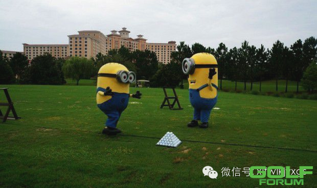 【下午茶】小黄人玩转高尔夫