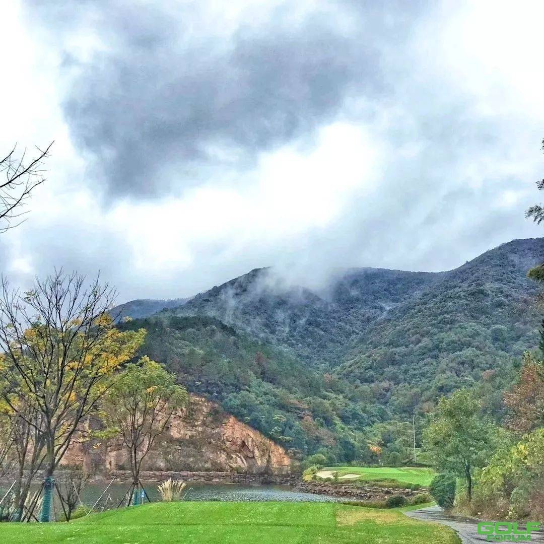 湖州温泉高尔夫|秋深露重，挥杆以聊兴，游赏白云红叶间​！ ...