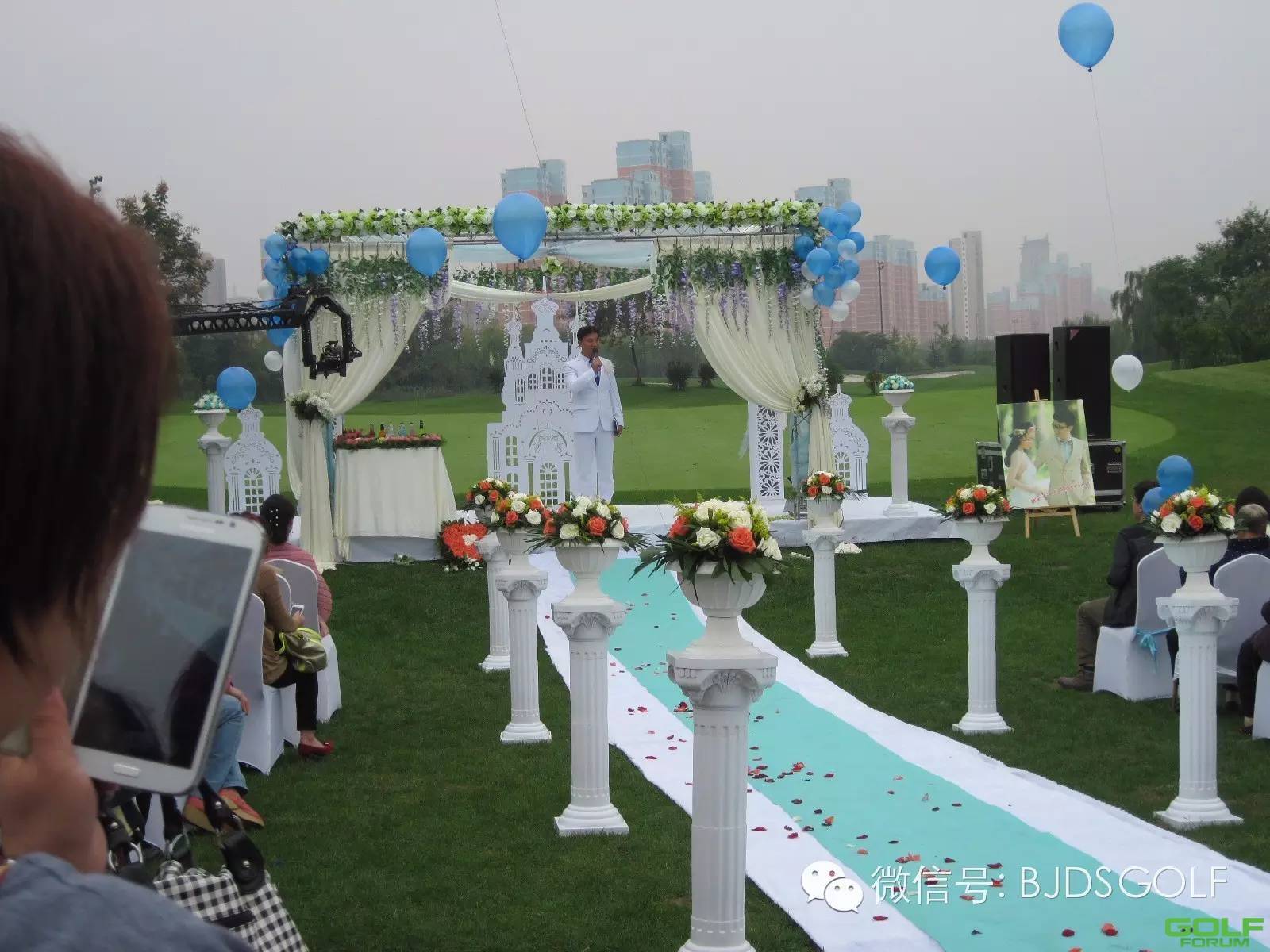 草坪婚礼，不仅仅是婚礼，更是欢乐的自拍盛宴