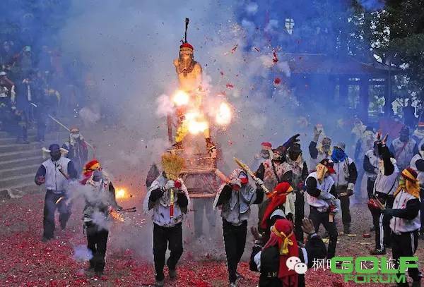 点天灯、舞火龙、冲蜂炮、炸寒单，台湾的元宵节才叫做精彩！ ...