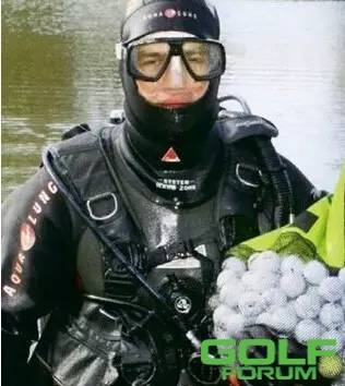 危险而又吸金的职业——高尔夫球潜水员