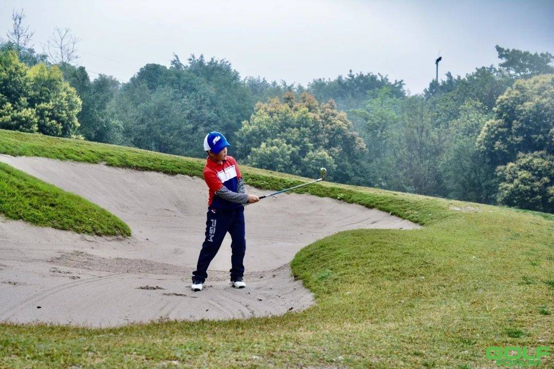 2021年重庆市青少年高尔夫球锦标赛挥杆开赛