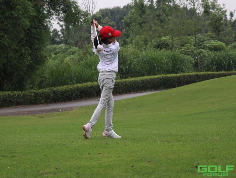2018年重庆市青少年高尔夫球锦标赛今日圆满收杆
