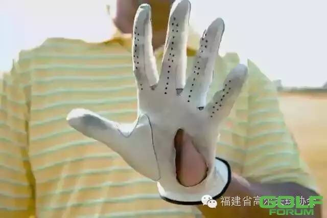 【注意】从手套磨损看你的挥杆问题