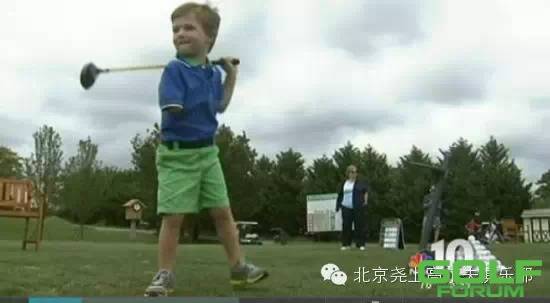 【震惊】3岁高尔夫神童！独臂！开球超100码！！！