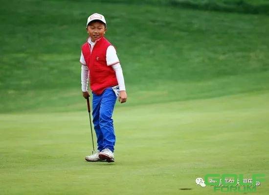 打高尔夫是不分年龄的