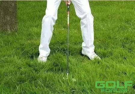 【球技】高尔夫球进入长草区的击球技巧！