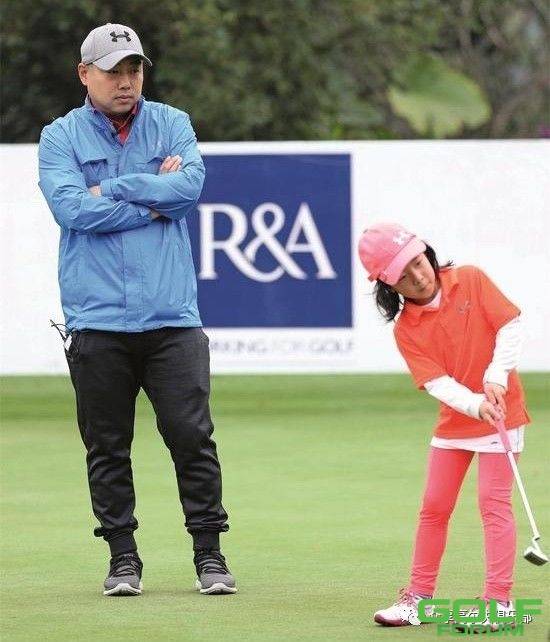 刘国梁，用高尔夫陪伴孩子成长。