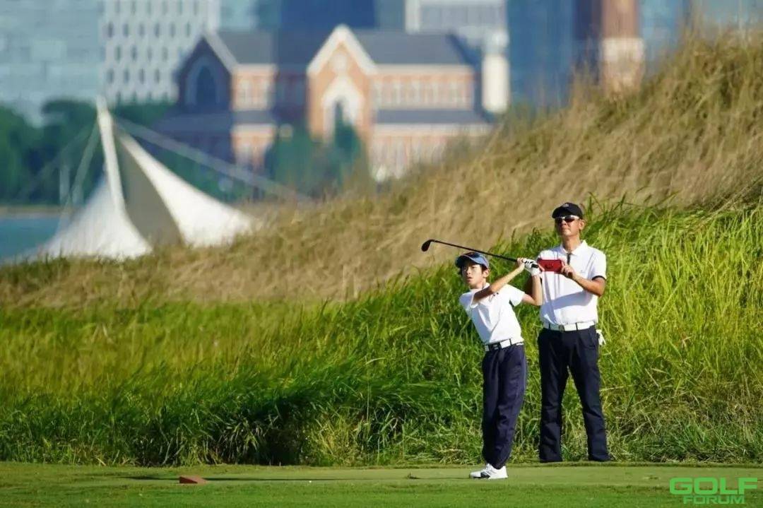 王志文渴望陪儿子打高尔夫，并称儿子豪言要“干掉”自己！ ...