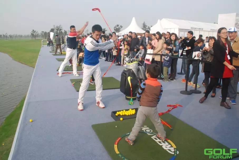 【关注】BMW大师赛由观众参与热情看到高尔夫的来来