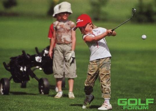 如何提升小孩学习高尔夫球的能力？