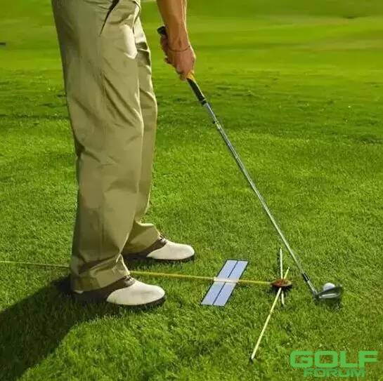 打高尔夫如何瞄准，高尔夫弹道如何确定